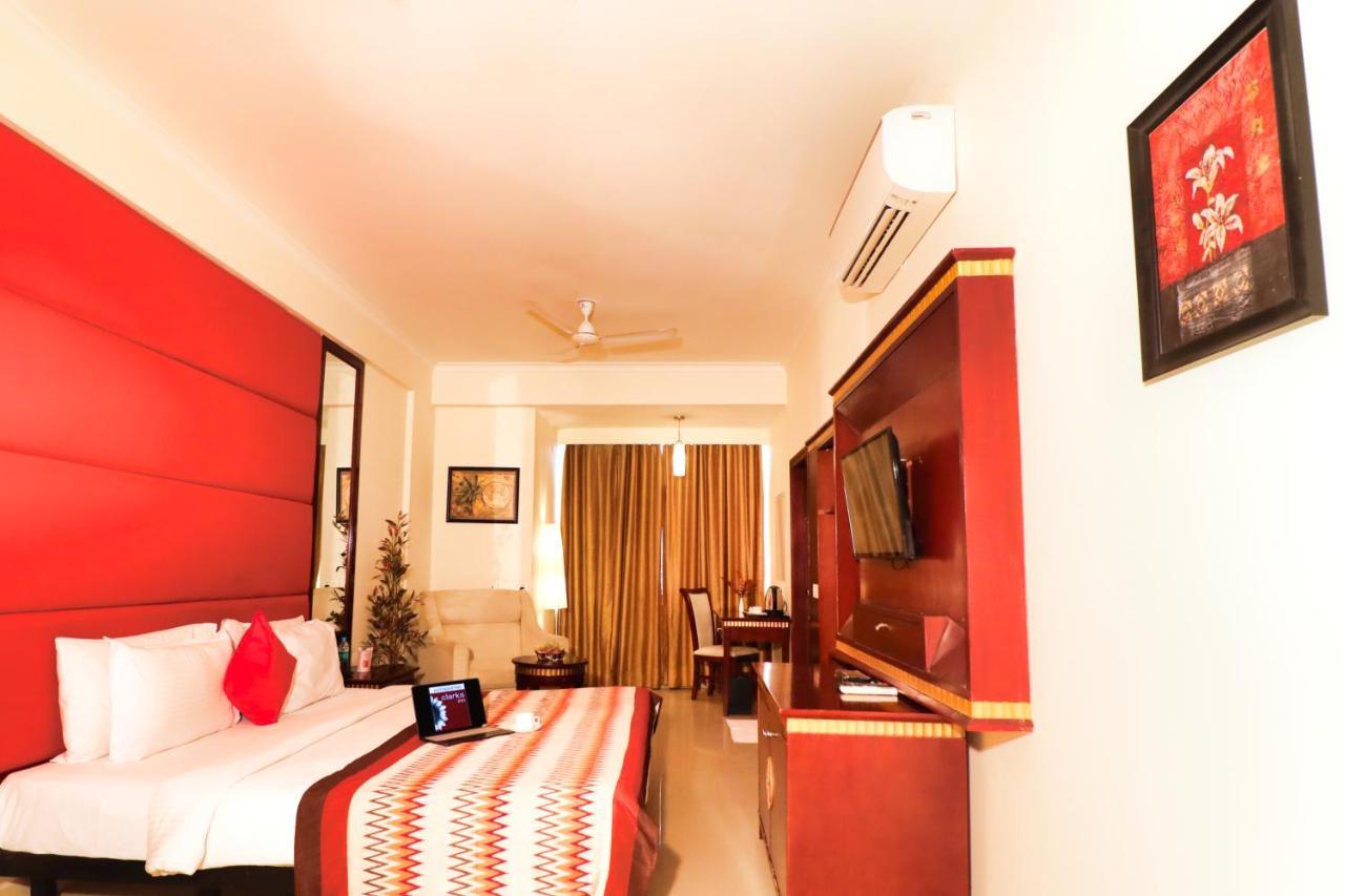 Готель Crestmont Ashapurna Jaipur, Banipark Екстер'єр фото