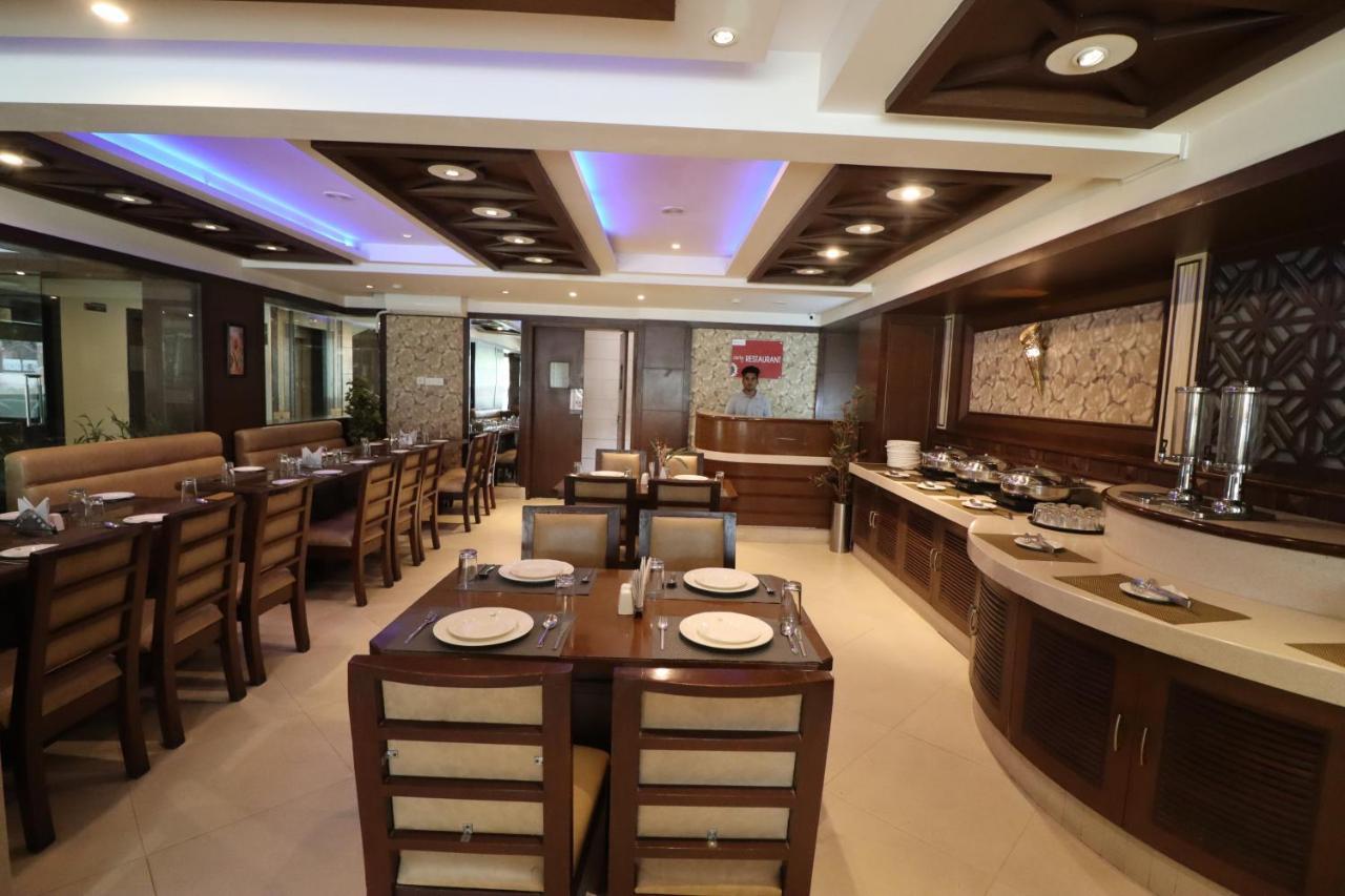 Готель Crestmont Ashapurna Jaipur, Banipark Екстер'єр фото