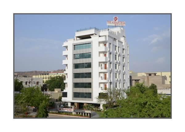 Готель Crestmont Ashapurna Jaipur, Banipark Екстер'єр фото
